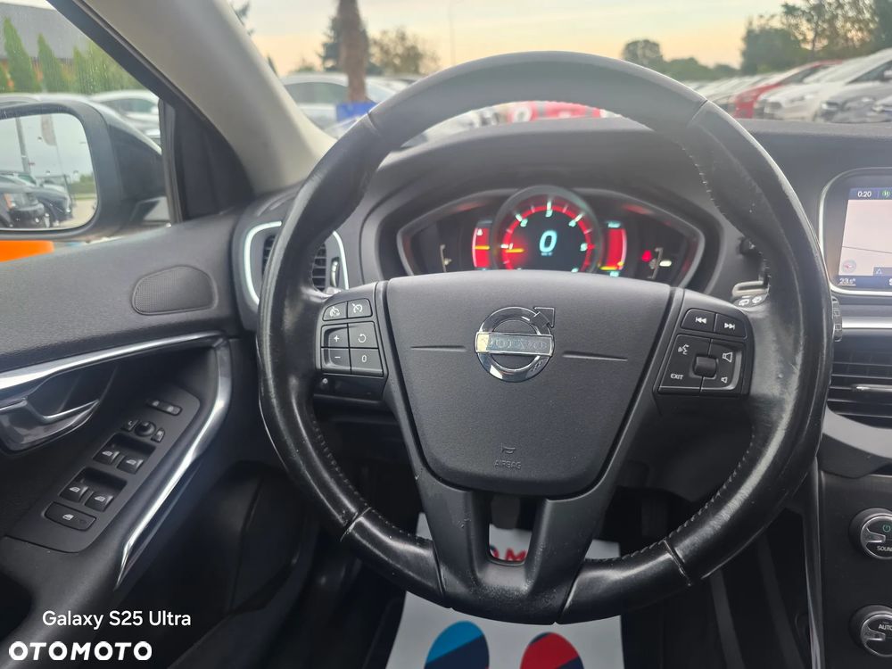 Volvo V40 D2 Momentum - 35