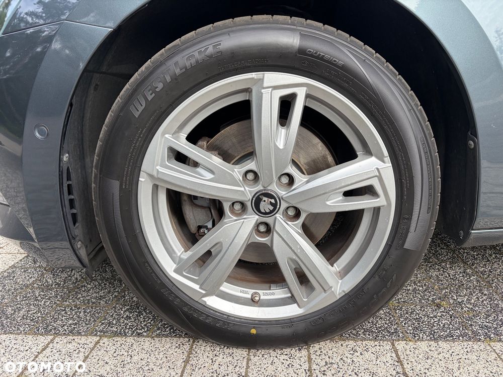 Skoda Superb ver-1-4-tsi-act-ambition - 26