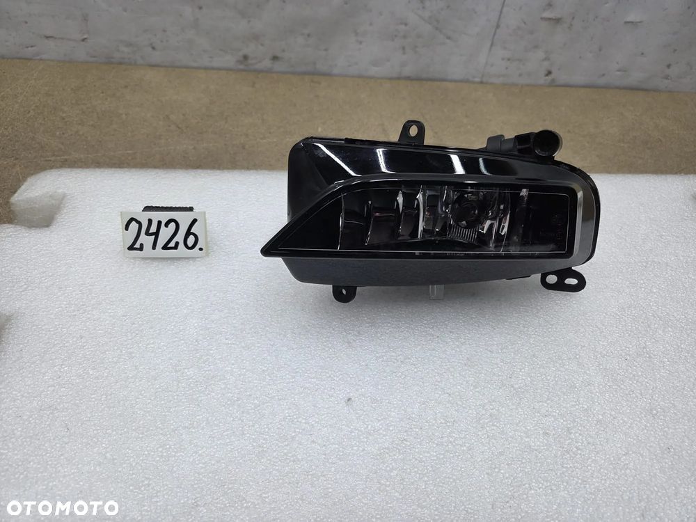 Audi A4B8 lift 8K0941C halogen lewy - 2