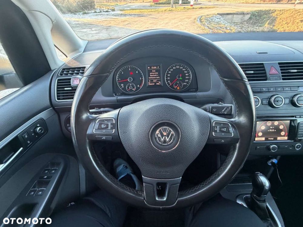 Volkswagen Touran 1.6 TDI DPF BlueMotion Technology DSG Highline - 35