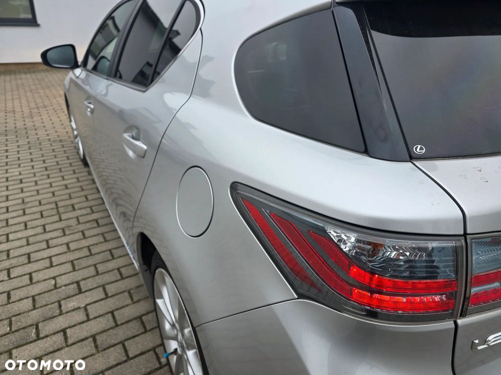 Lexus CT - 11