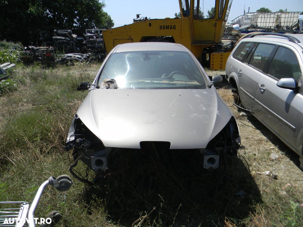 Dezmembrari  Peugeot 407  2004  > 0000 2.0 HDi Motorina - 7