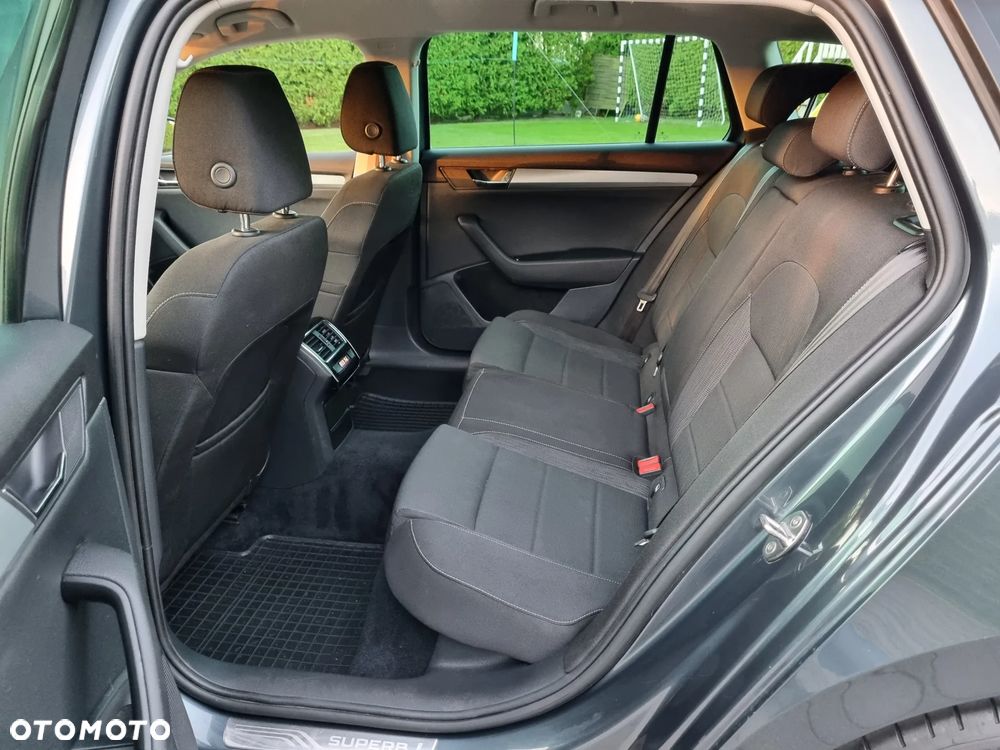 Skoda Superb 1.6 TDI DSG Style - 8