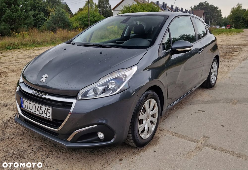 Peugeot 208 - 1