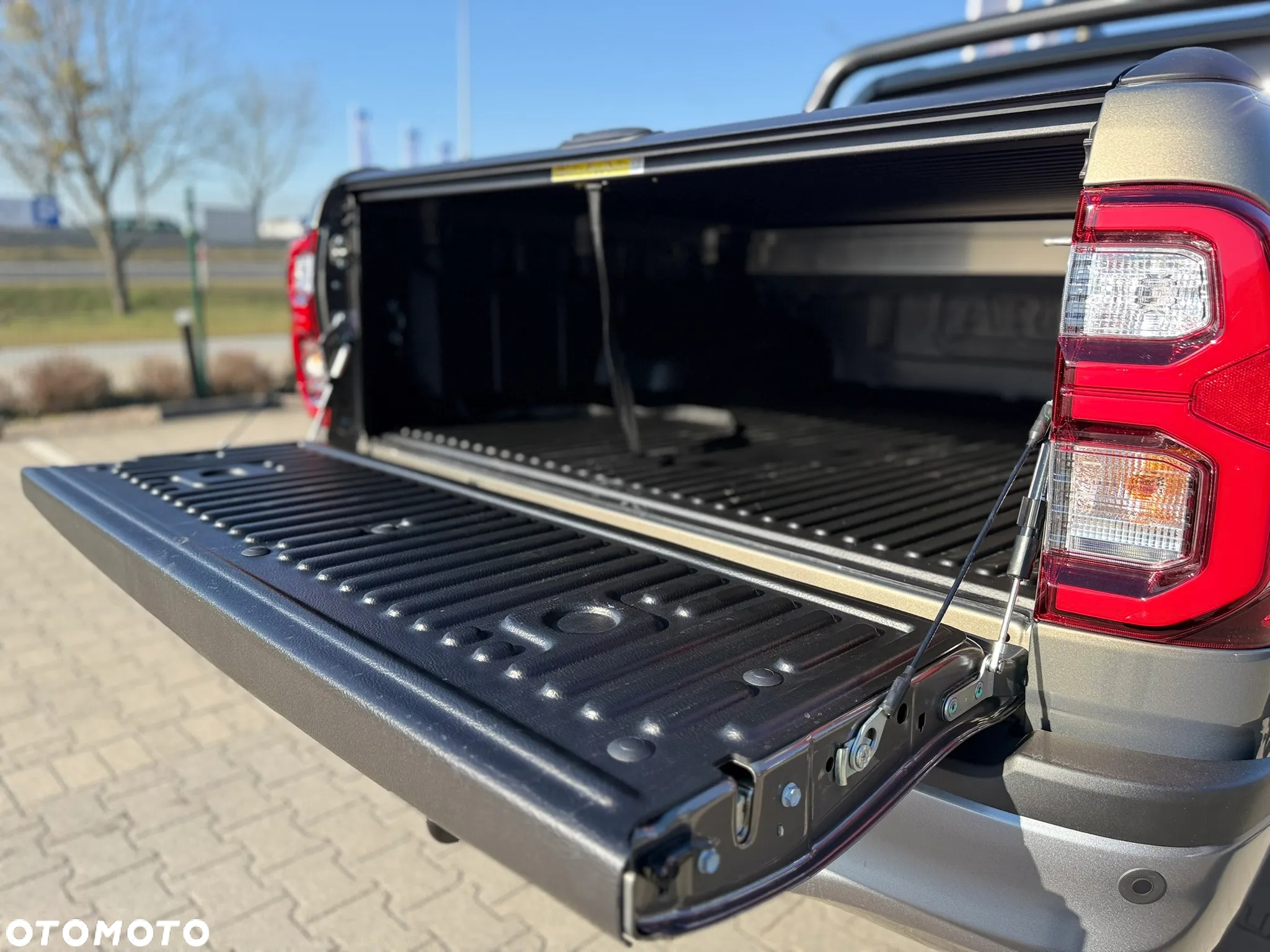 Toyota Hilux - 13