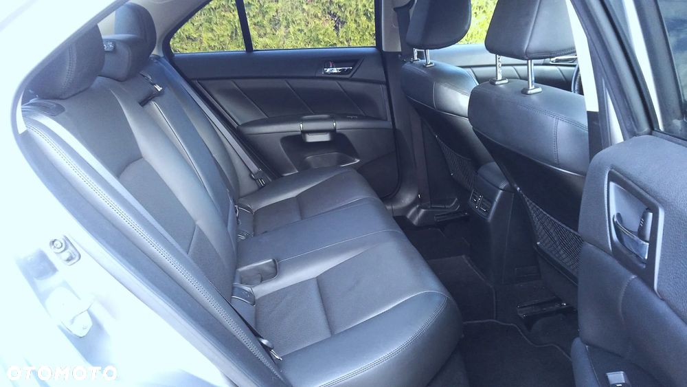 Suzuki Kizashi 2.4 4x4 CVT Sport - 14