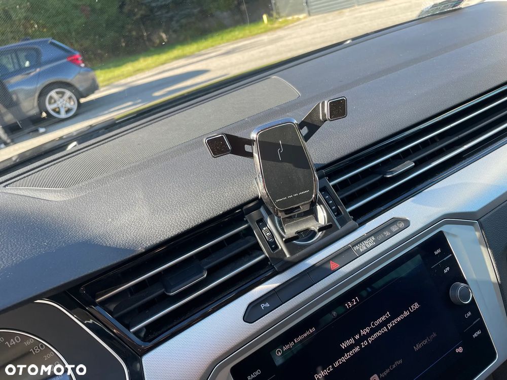 Volkswagen Passat - 21
