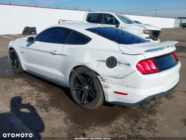 Ford Mustang - 3