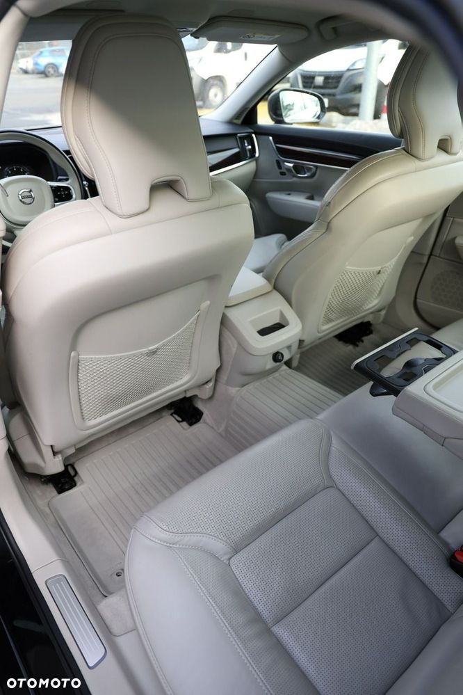 Volvo S90 - 32