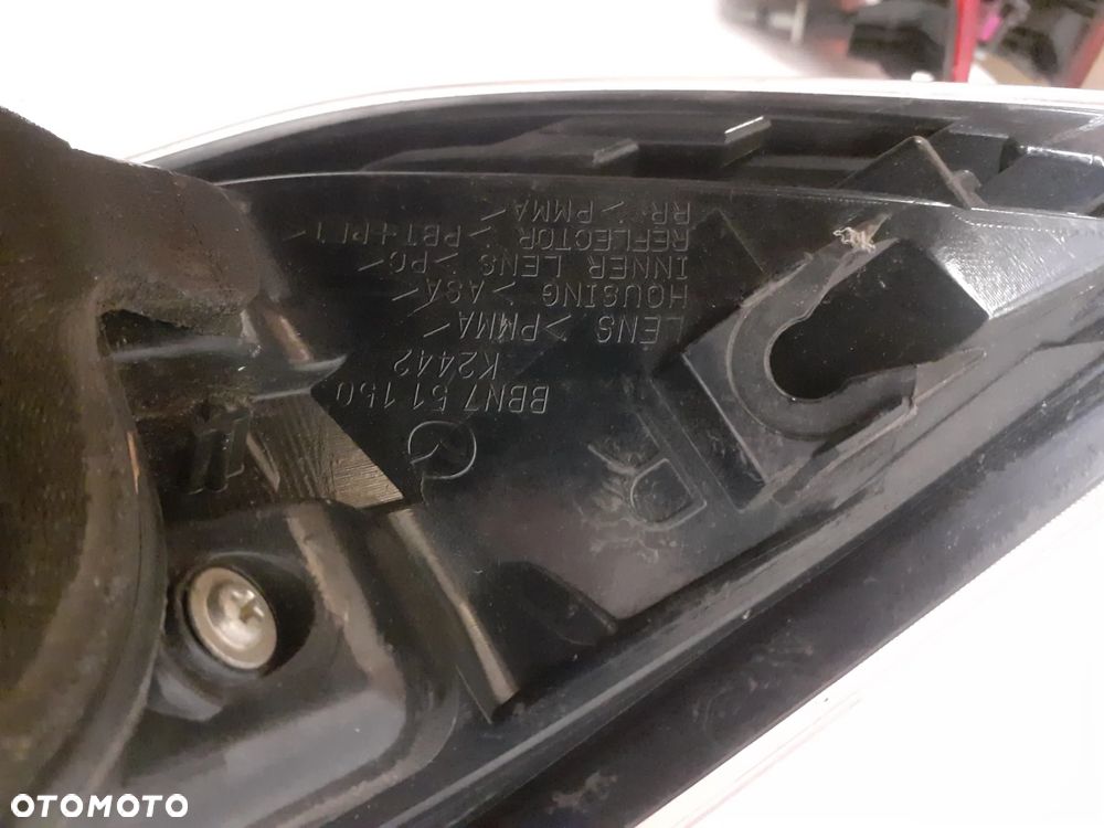 * LAMPA TYLNA PRAWA TYŁ PRAWO MAZDA 3 BL HB - 5
