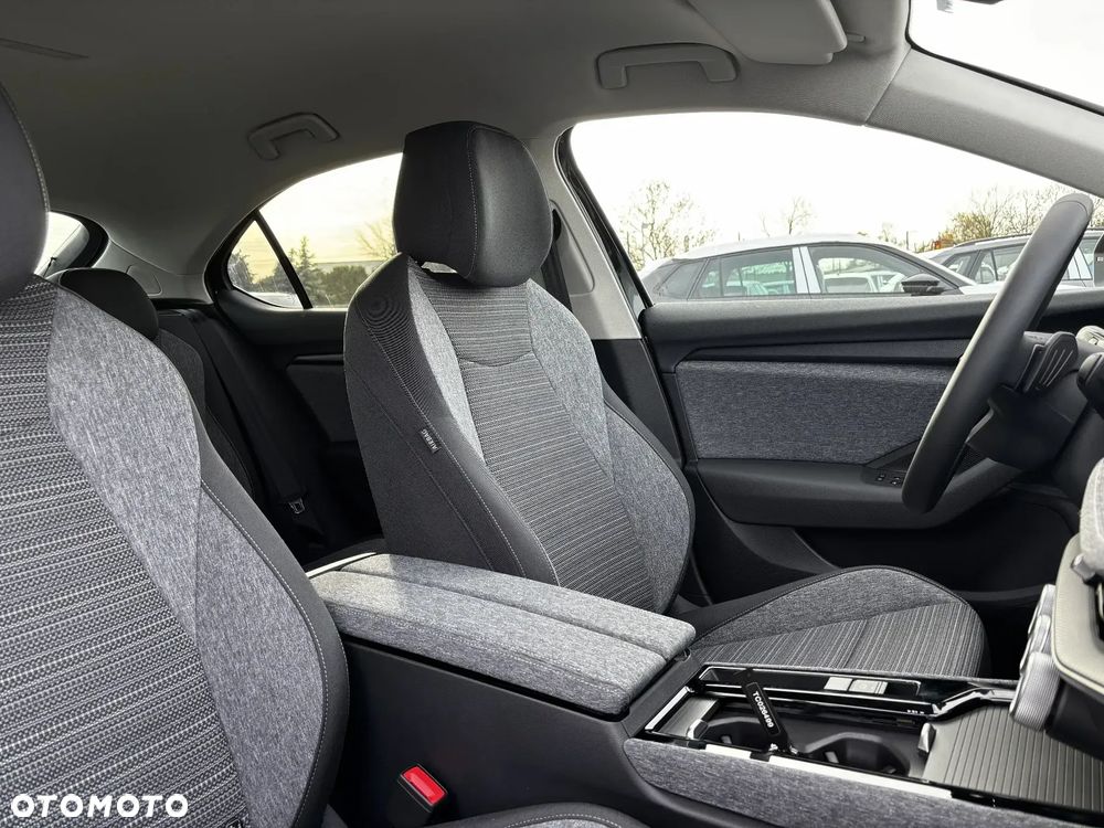 Skoda Superb 2.0 TDI SCR 4x4 Edition 130 DSG - 11