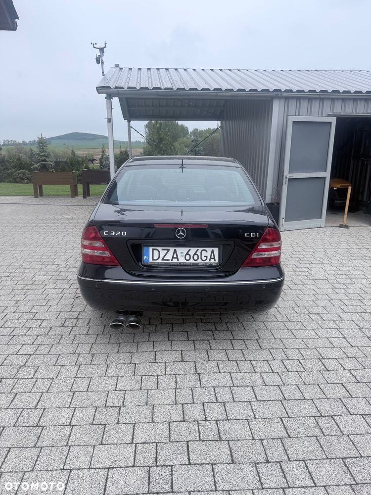 Mercedes-Benz Klasa C 320 CDI 7G-TRONIC Avantgarde Sport Edition - 4