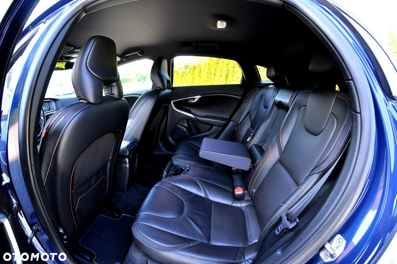 Volvo V40 D4 Drive-E Ocean Race - 10