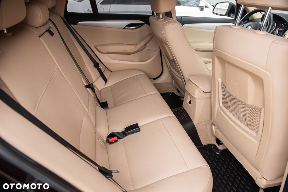 BMW X1 xDrive20d Sport Line - 29