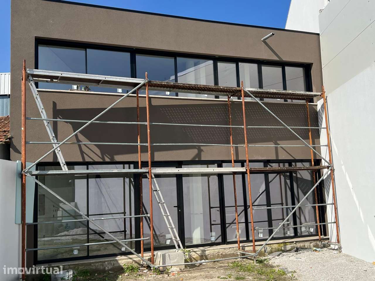 Moradia T2, com área exterior  e garagem - Grande imagem: 3/13