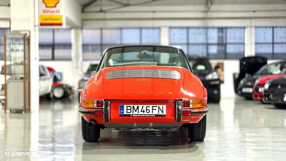 Porsche 911 Série F - 4