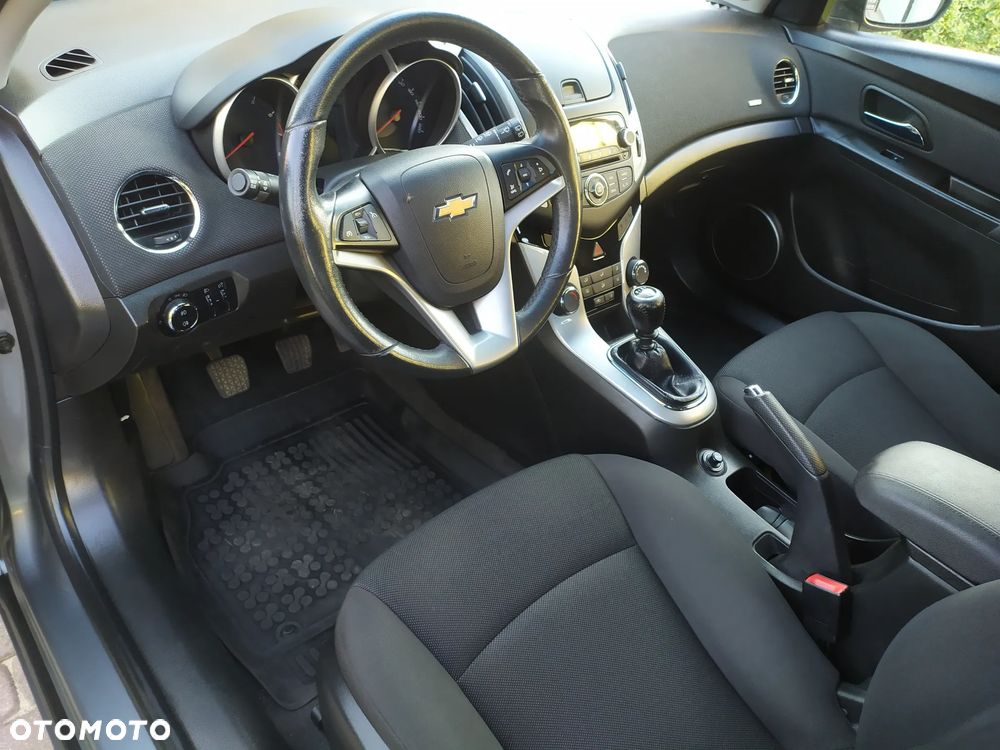 Chevrolet Cruze - 25