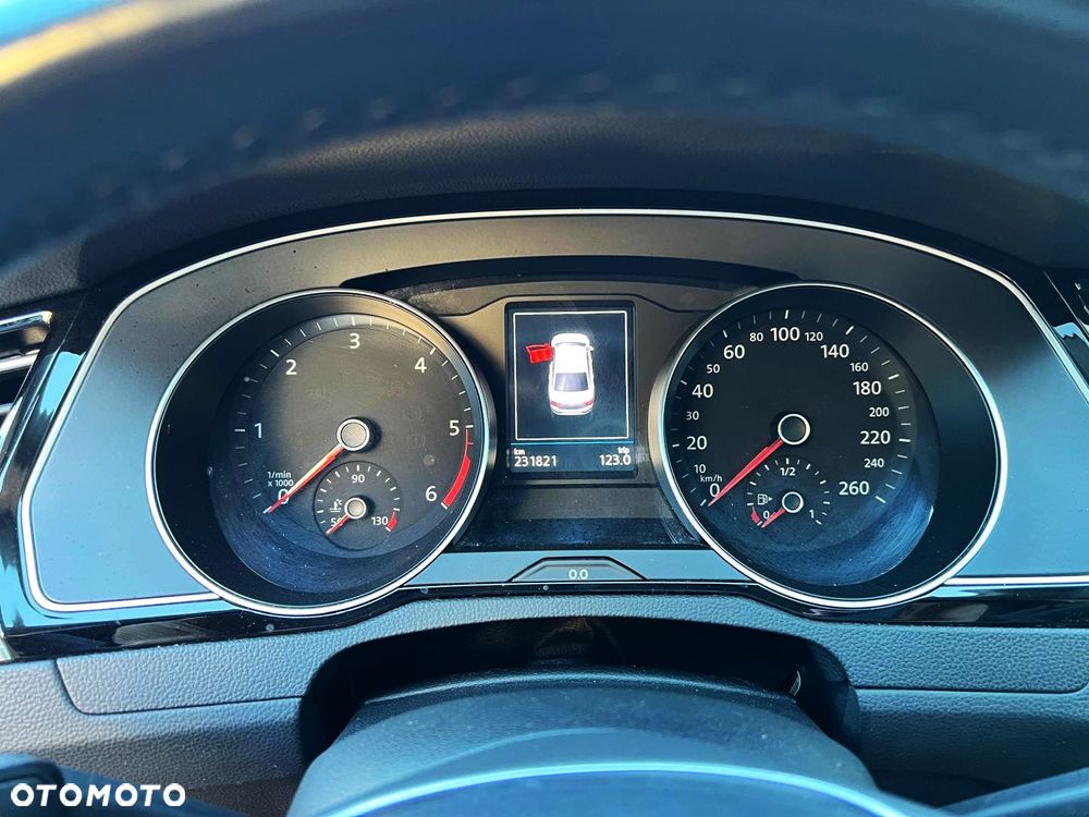 Volkswagen Passat 2.0 TDI SCR DSG Comfortline - 21