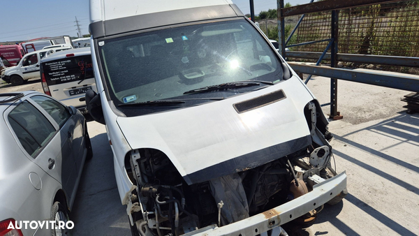 Dezmembram Opel Vivaro 2007 2.5dci Manual