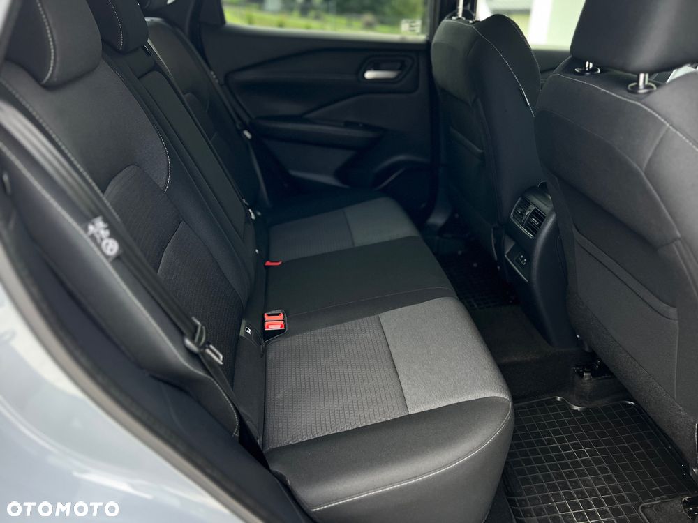 Nissan Qashqai 1.3 DIG-T N-Connecta - 29