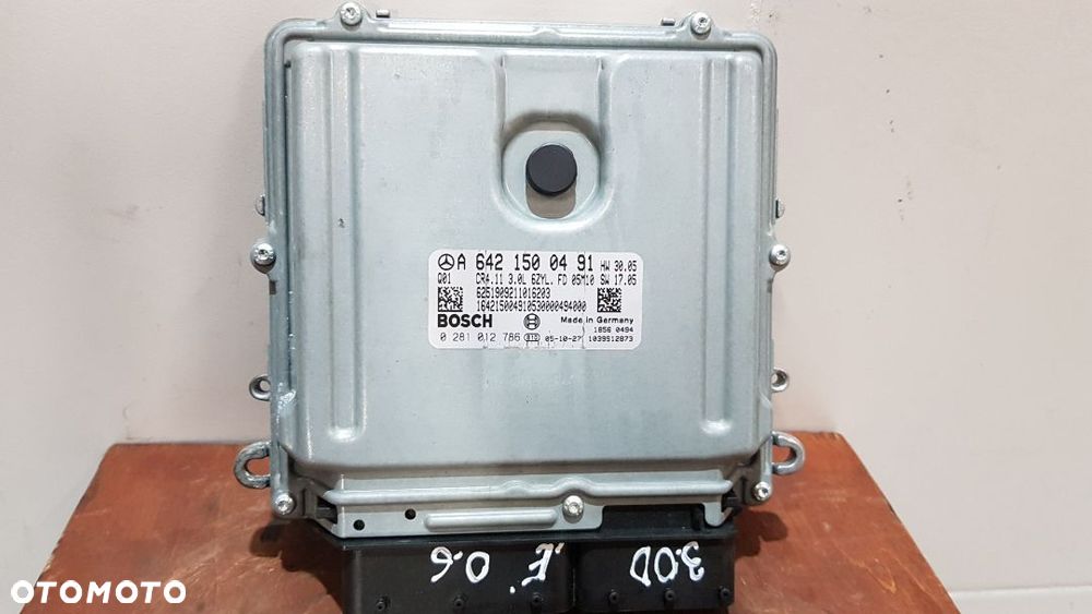 KOMPUTER SILNIKA MERCEDES W211 3.0 CDI A6421500491 - 2