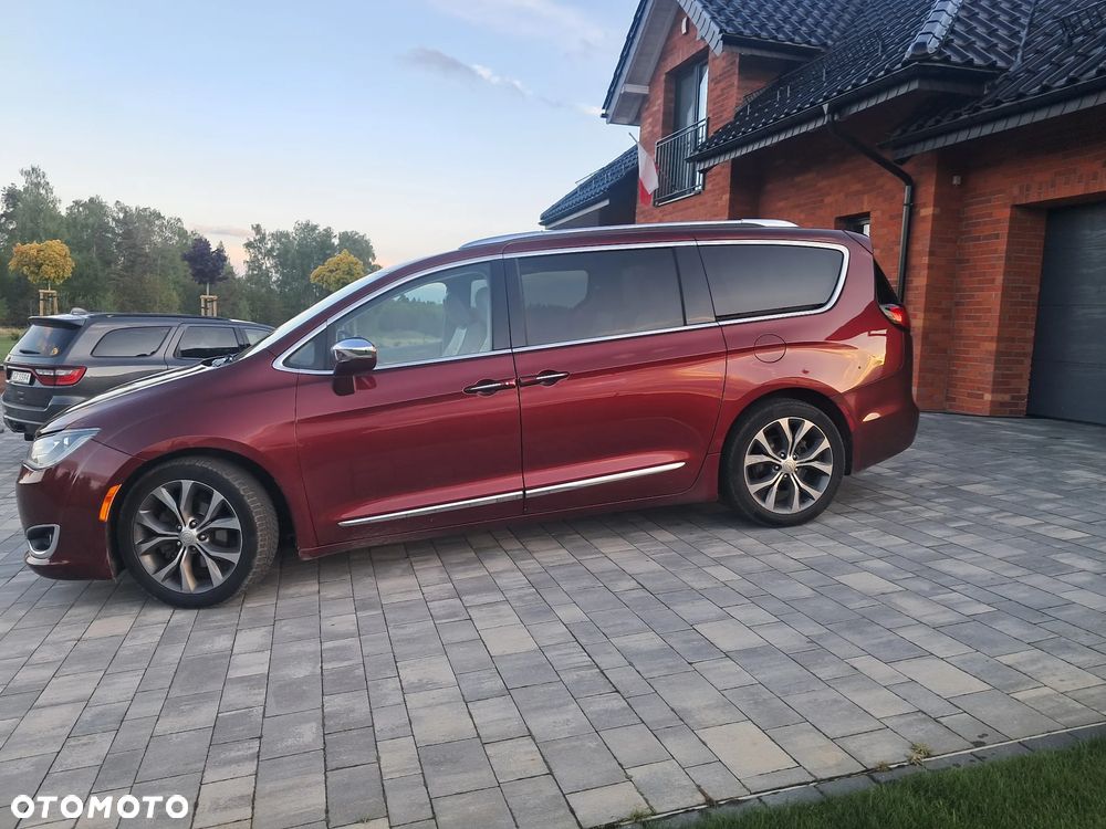 Chrysler Pacifica - 5