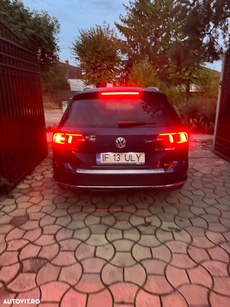 Volkswagen Passat Variant 2.0 TDI DSG Highline - 32