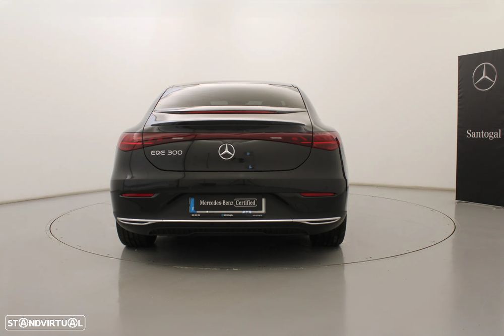 Mercedes-Benz EQE 300 - 10