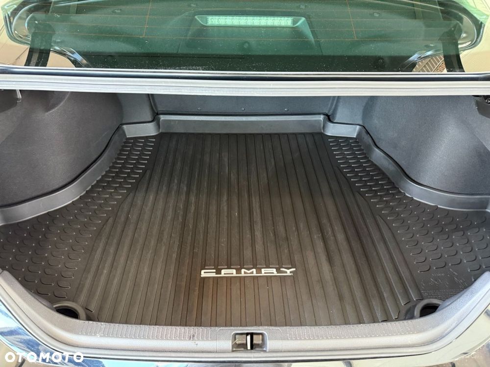 Toyota Camry 2.5 Hybrid Executive CVT - 18