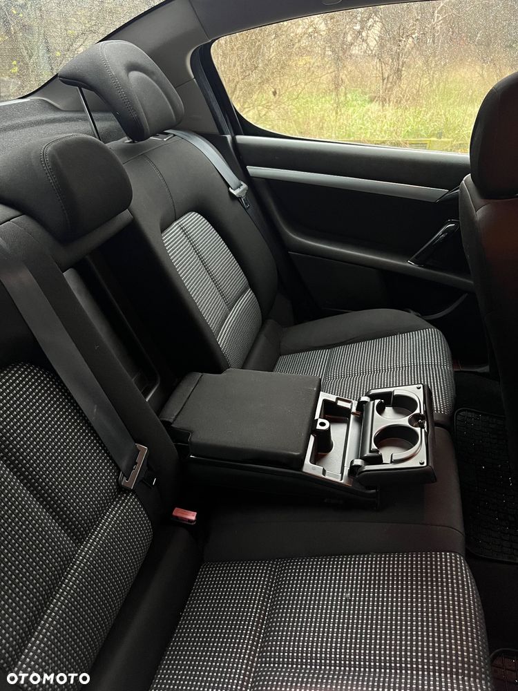 Peugeot 407 125 NAVTEQ ON BOARD - 11