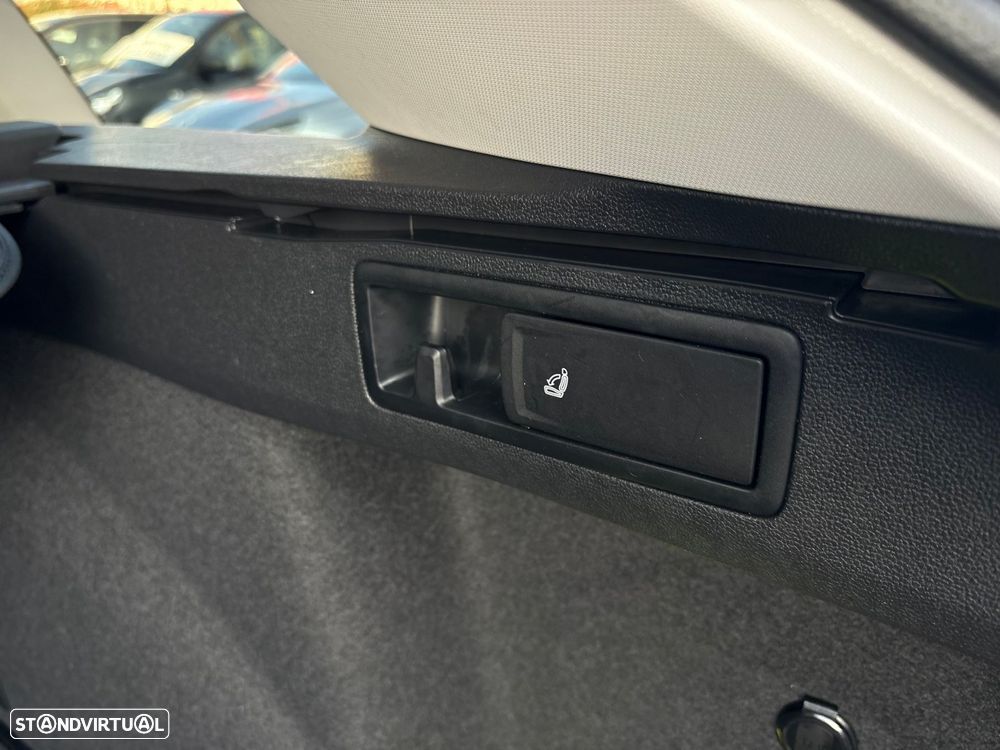 VW Golf Variant 1.0 TSI Life - 42