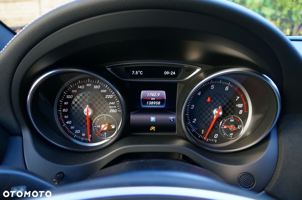 Mercedes-Benz Klasa A 180 AMG Line - 26