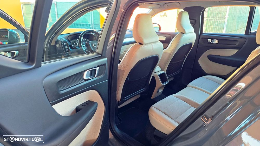 Volvo XC 40 2.0 D3 Momentum Geartronic - 7