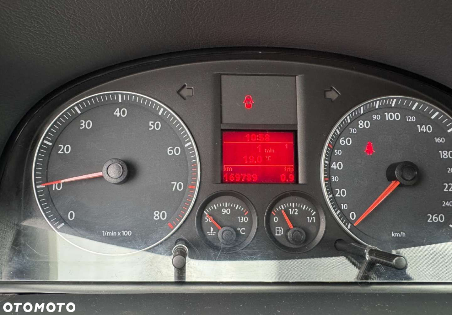 Volkswagen Touran - 14