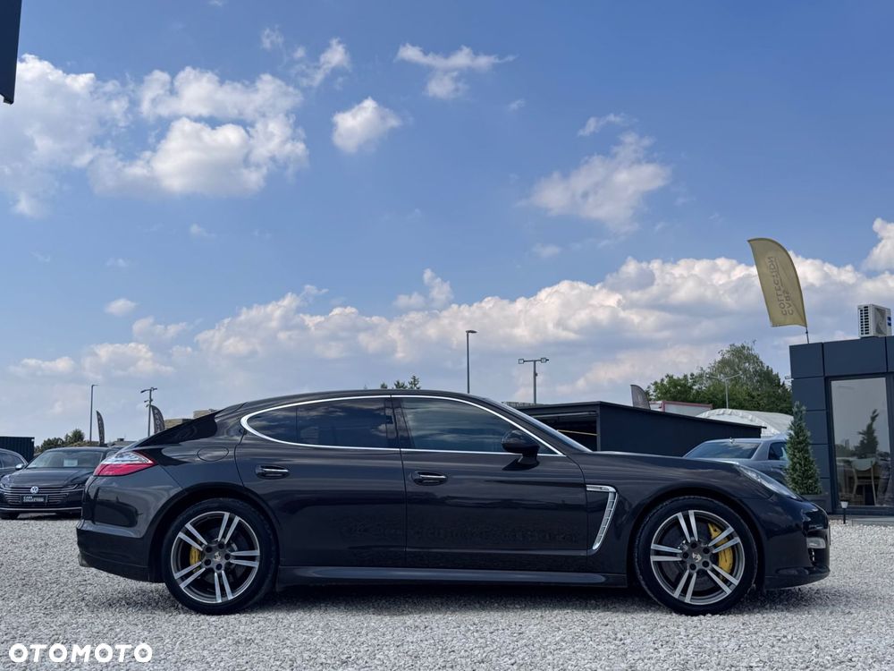 Porsche Panamera - 4