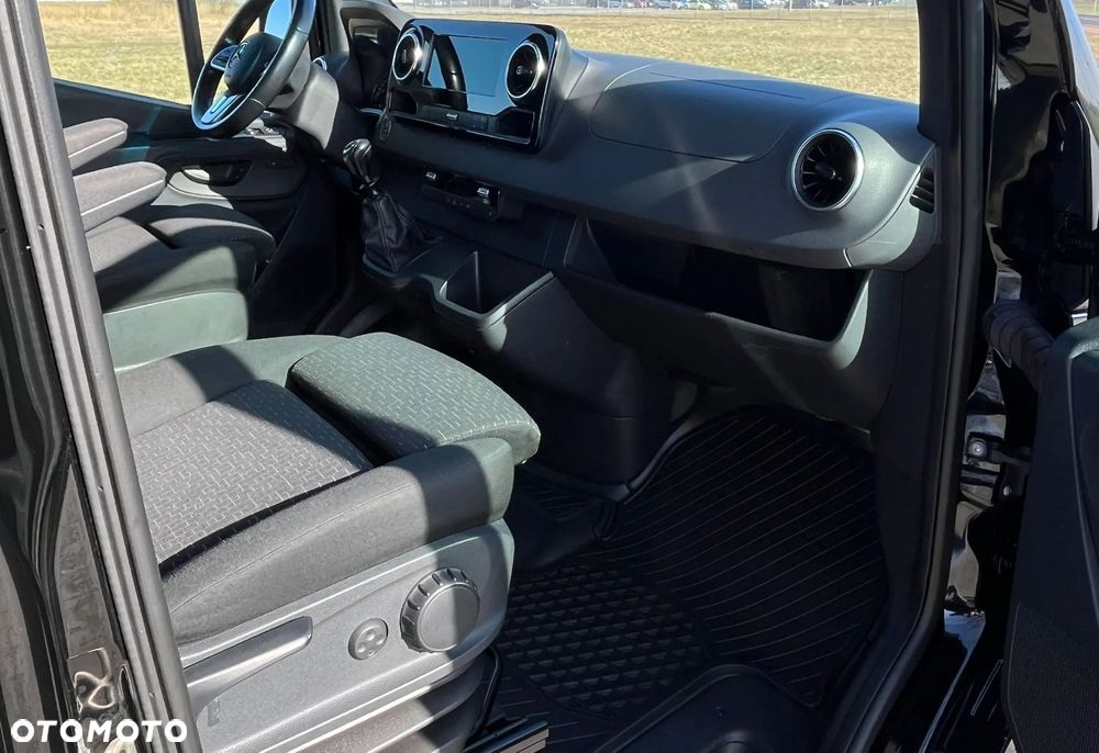 Mercedes-Benz Sprinter - 20