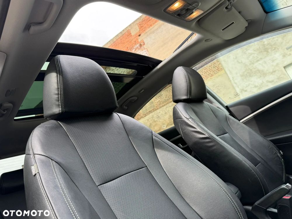 Hyundai i30 1.6 CRDi Fifa World Cup Edition - 11