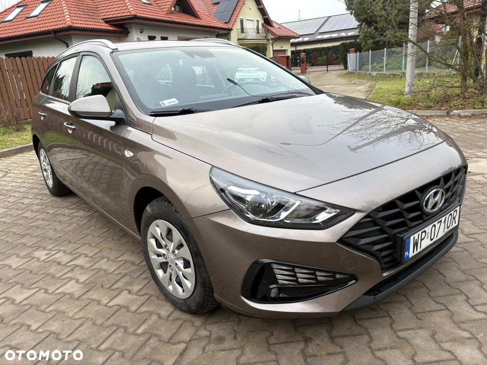 Hyundai i30 1.5 DPI Classic + - 7