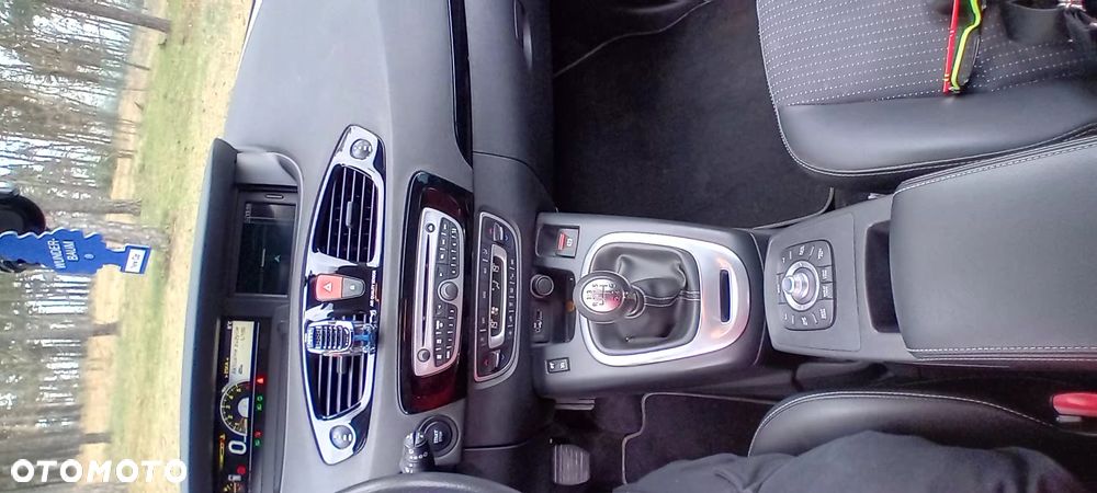 Renault Scenic dCi 130 FAP Bose Edition - 25