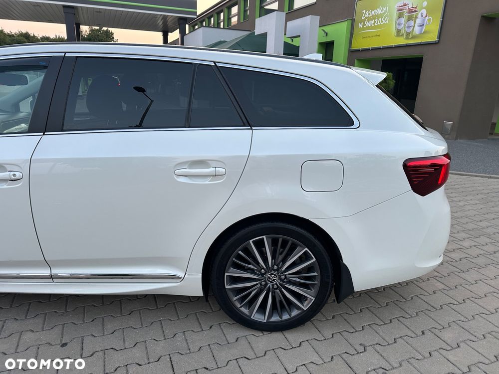 Toyota Avensis Touring Sports 1.8 Comfort - 4