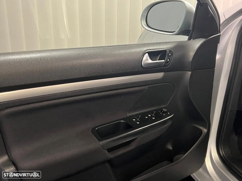 VW Golf Variant 1.6 TDi Confortline - 17