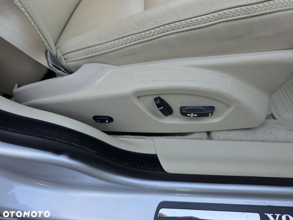 Volvo XC 70 T5 Drive-E Dynamic Momentum - 26