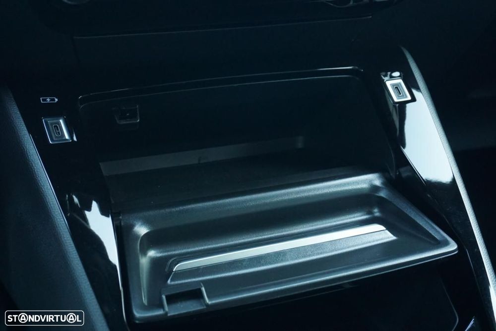 Peugeot e-2008 54 kWh Allure - 18