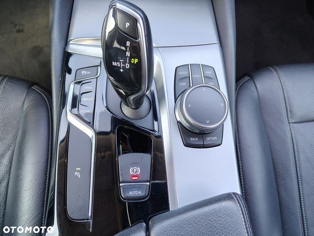 BMW Seria 5 520d xDrive Luxury Line - 10