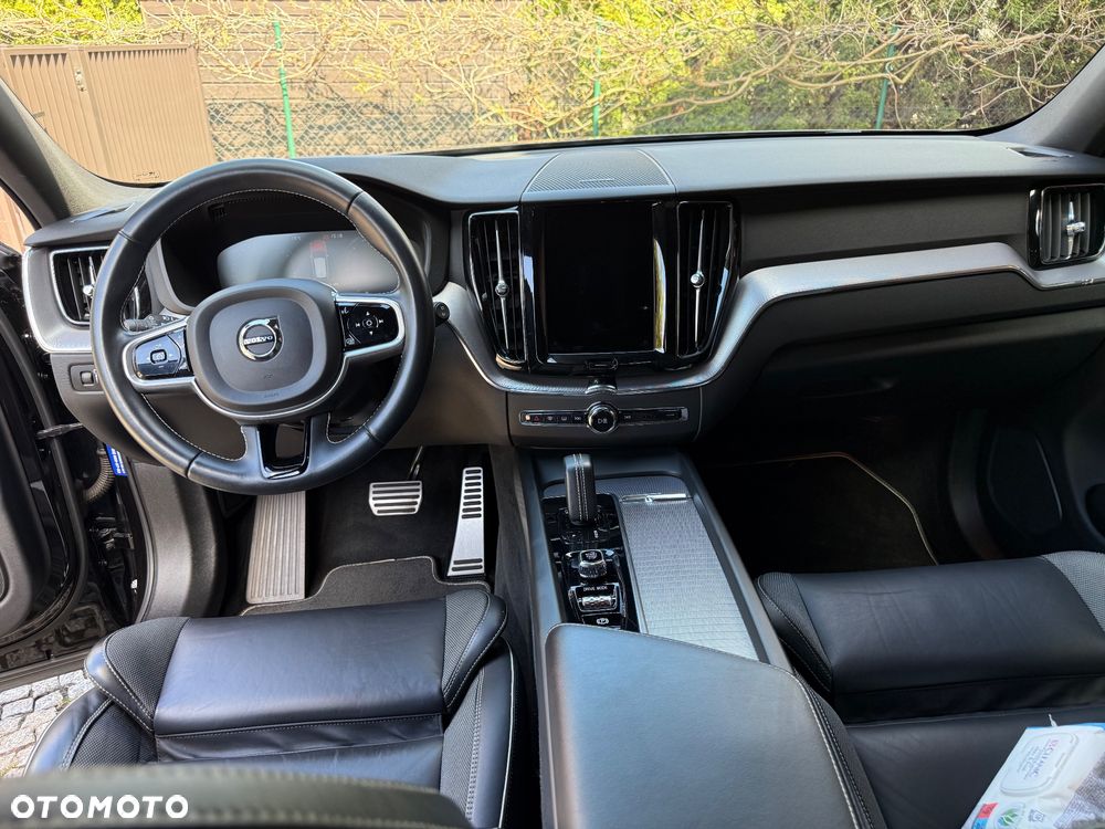 Volvo XC 60 B4 D AWD R-Design - 11