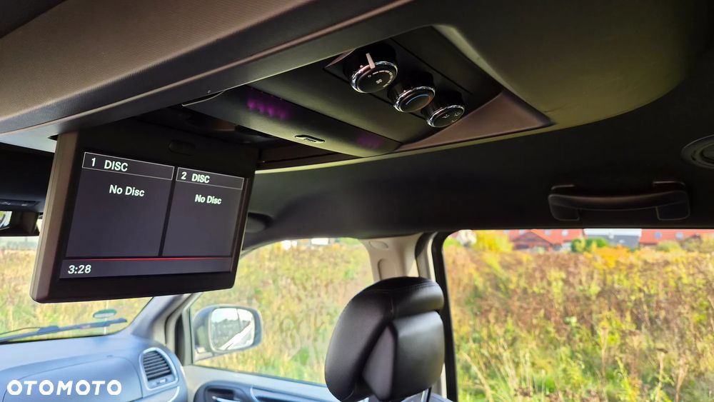 Dodge Grand Caravan - 14