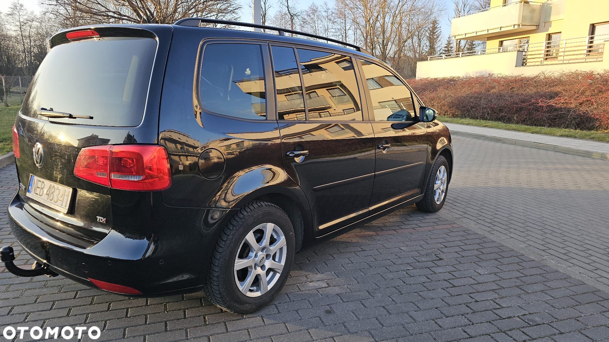 Volkswagen Touran 1.6 TDI DPF BlueMot Comfortline - 4