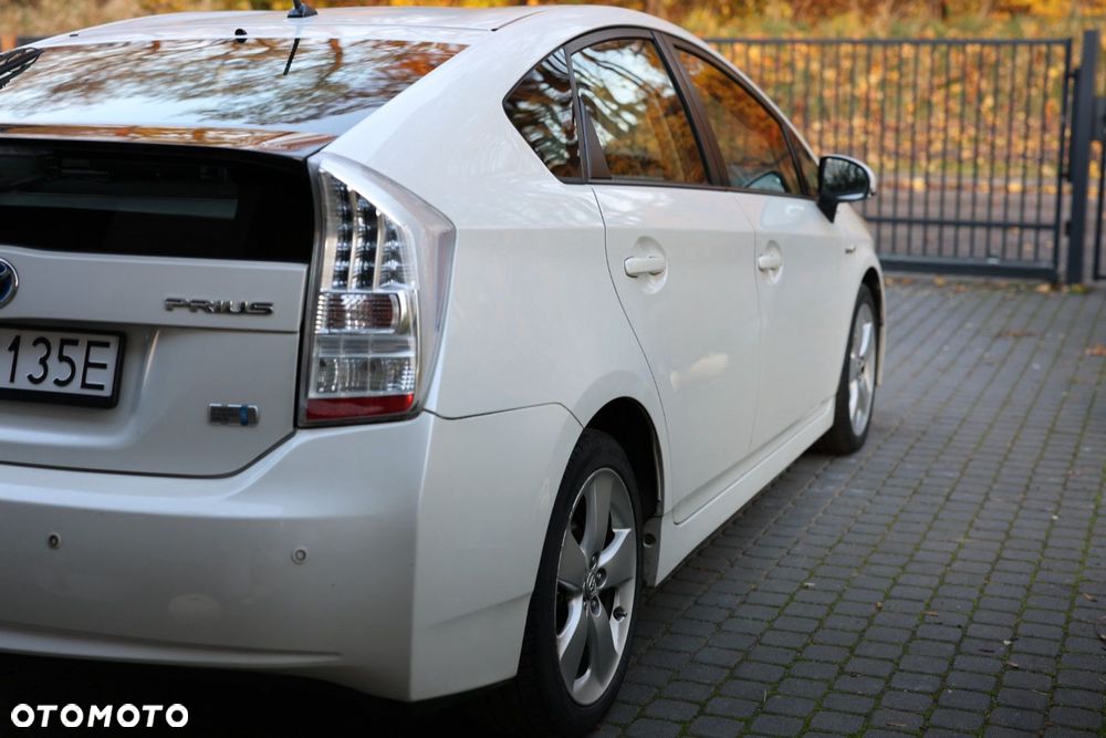 Toyota Prius (Hybrid) Comfort - 2