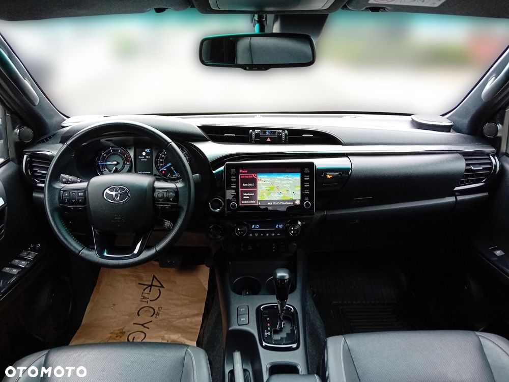 Toyota Hilux 2.8 D-4D Double Cab Invincible Sport 4x4 - 9