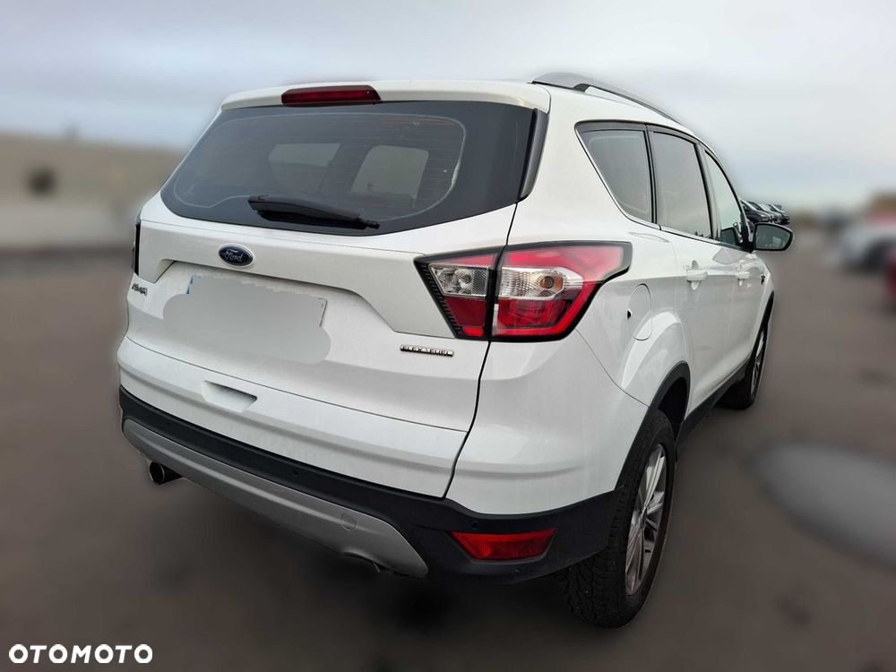 Ford Kuga 1.5 EcoBoost 2x4 Titanium - 3